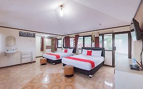 RedDoorz near Cikole Lembang